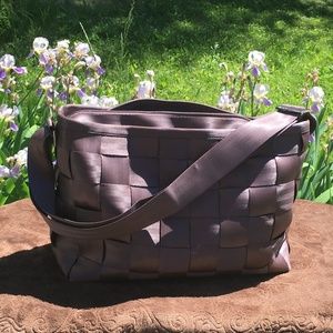 Harveys seatbelt bag messenger